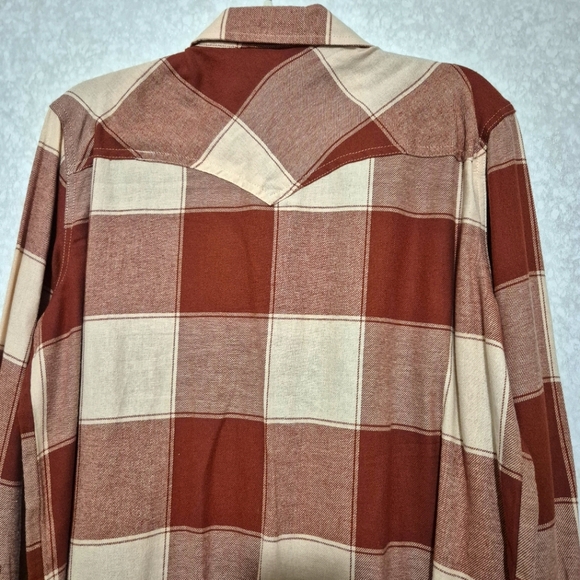Wrangler Retro Tan and Cream Plaid Shirt..SIZE:M - Picture 10 of 12
